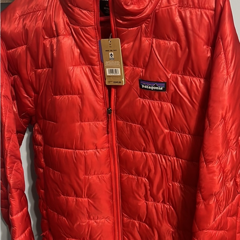 Fire Red Mens Medium Patagonia Jacket. Never worn NWT.